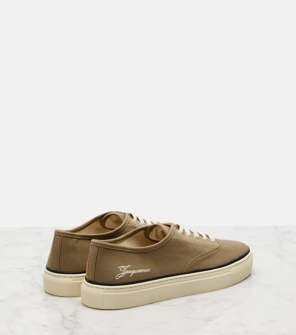 JACQUEMUS LES FEFE