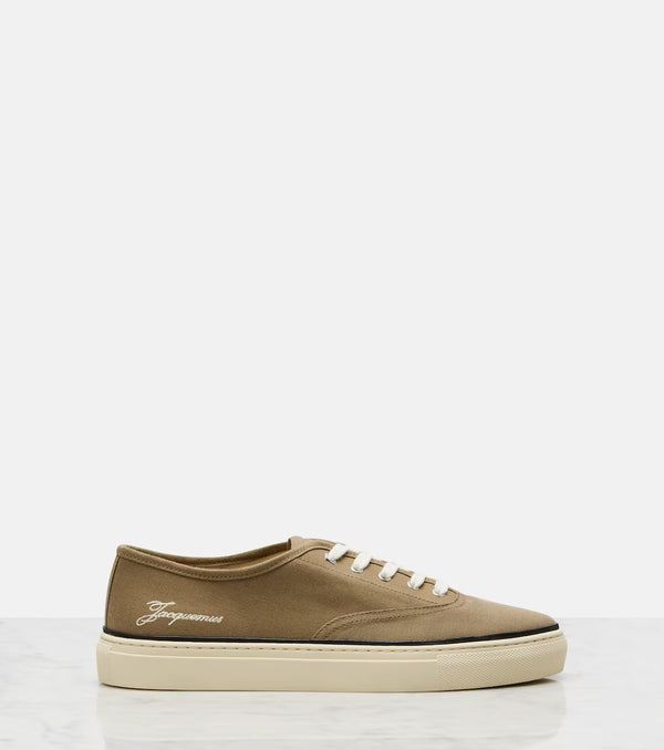 JACQUEMUS LES FEFE