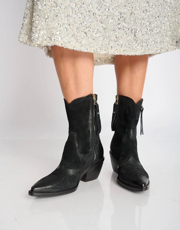 מגפוני נובוק COUNTRY שחור