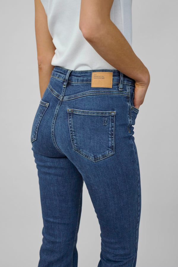 06 THE DEKOTA HIGH BOOTCUT JEANS - 30